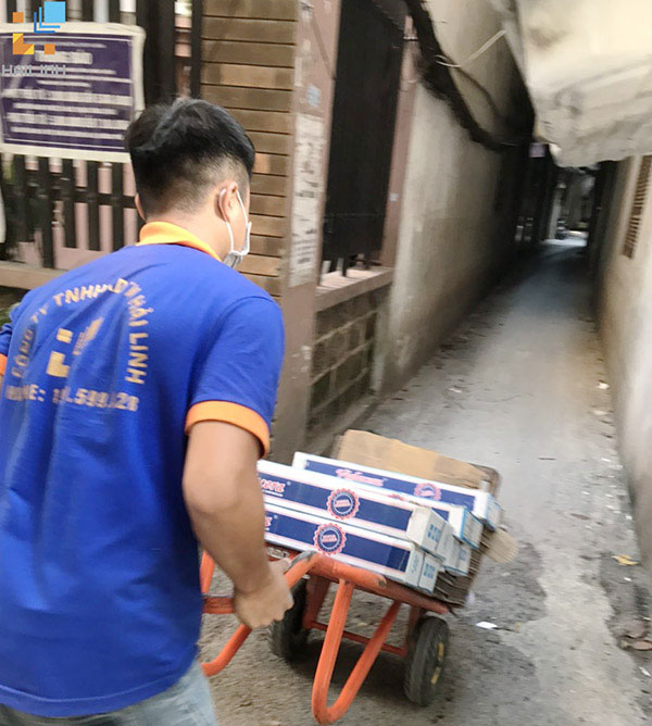 Hải Linh vận chuyển đơn gạch cho khách hàng tại Trung Hòa - Cầu Giấy