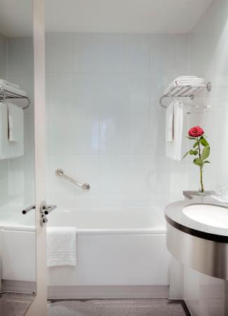 thiet bi ve sinh caesar