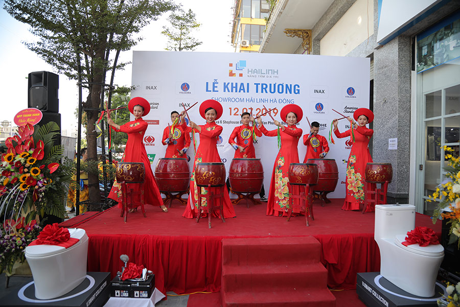 anh-trong-hoi-khai-truong-showroom-hai-linh-ha-dong Hình ảnh trống hội Khai trương Showroom Hải Linh Hà Đông