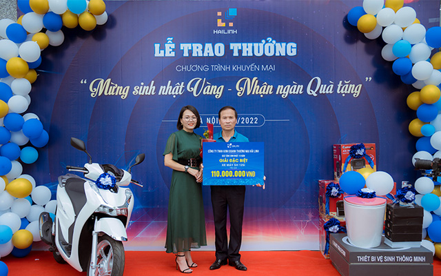 Khach hang trung xe SH