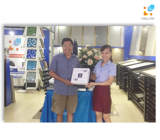 qua-tang-khuyen-mai-thang-10