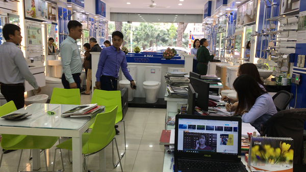 suc-nong-chuong-trinh-uu-dai-tang-qua-tai-showroom-hai-linh-9